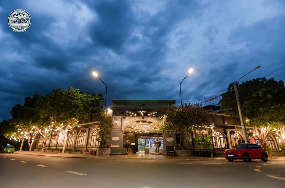 Nhà Hàng Tây Bắc: Hòa quyện hương vị núi rừng giữa lòng phố núi Buôn Ma Thuột